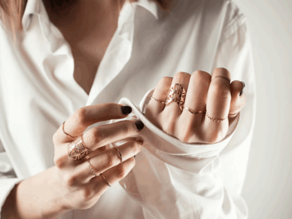 Por que optar por conjuntos de bijuteria no atacado? Dicas para revendedores