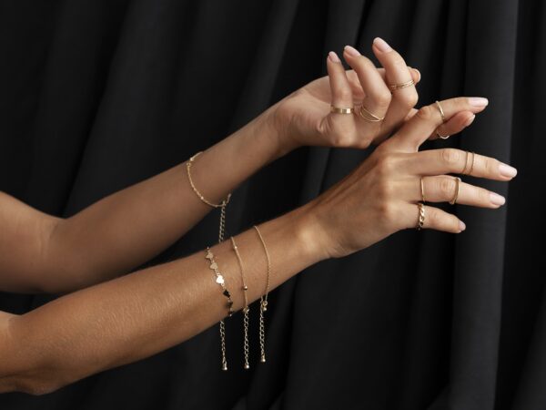 A queridinha do momento: entenda o por que revender bijuteria fina