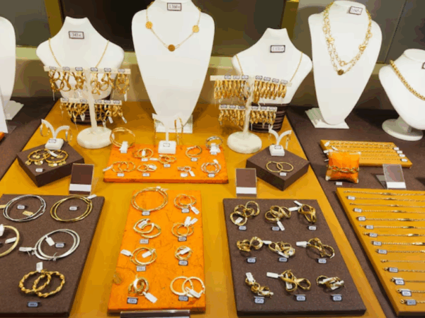 Conjuntos de bijuterias: uma solução prática para seus clientes em festas e eventos