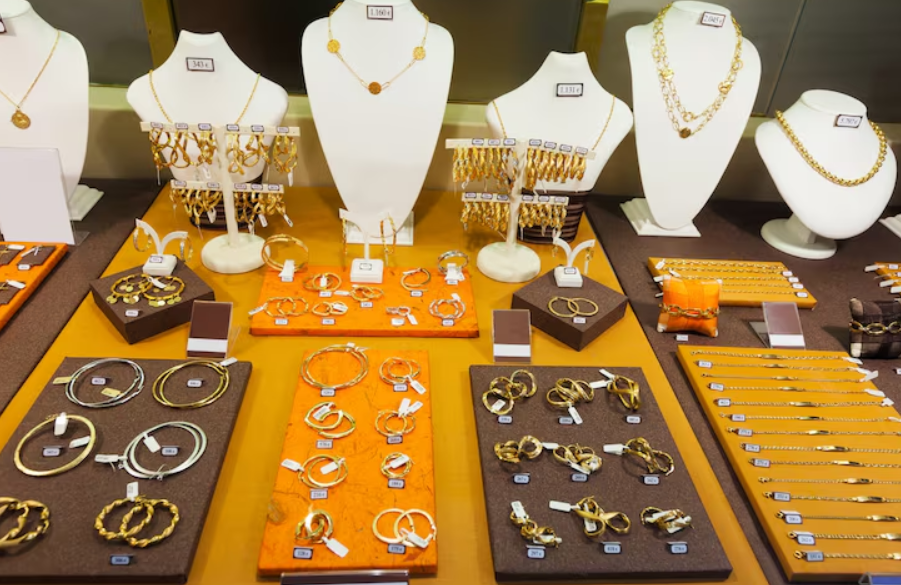 Conjuntos de bijuterias: uma solução prática para seus clientes em festas e eventos